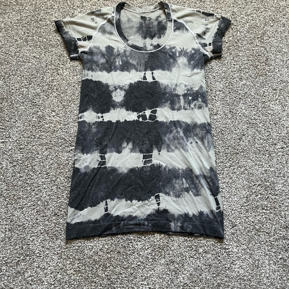 Tie-Dye Black and Gray Lululemon Swiftly Tech